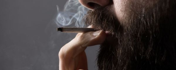 男人吸烟好吗 男人吸烟的危害 男人抽烟有什么危害