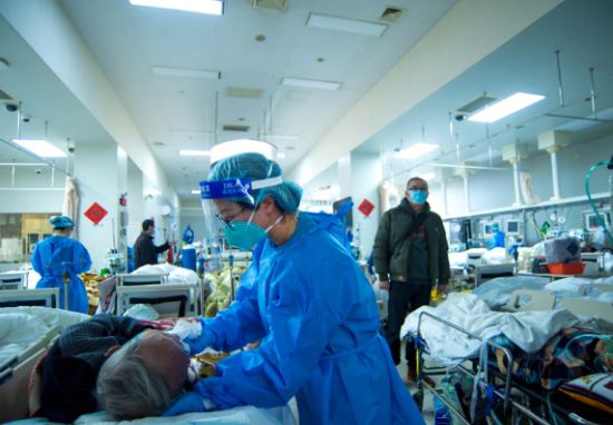 上海重症高峰已慢慢出现，医院呼吁分流就诊让出生命通道