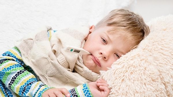 呼吸道疾病高发季 儿童医院专家：不建议自行给孩子吃阿奇霉素