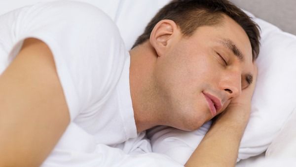 每天睡多久才够？如何提高睡眠质量？