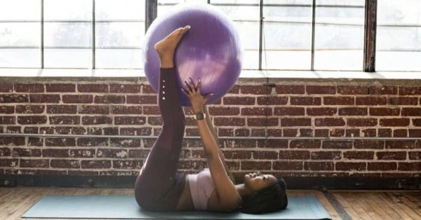 ejercicios de abdominales con pelota