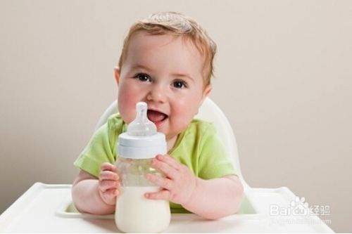 母乳、奶粉与辅食如何搭配