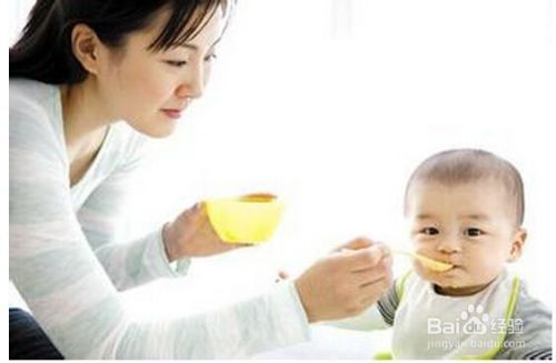 母乳、奶粉与辅食如何搭配