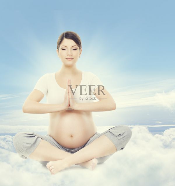 孕婦瑜伽冥想，懷孕健康健康和放松鍛煉照片攝影圖片