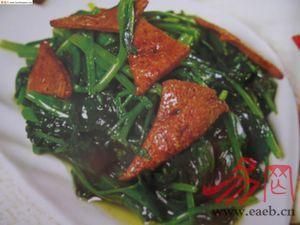 羊肝炒菠菜