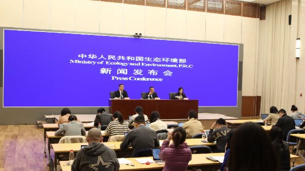 生态环境部：全国中高风险地区医疗废物处置平稳有序 日产日清