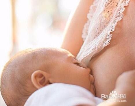 新生儿母乳喂养到几个月对宝宝最好呢？