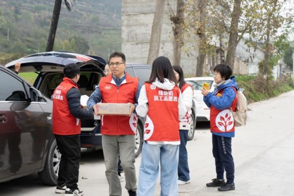 维他奶员工志愿者走访学生家庭。（受访者供图）