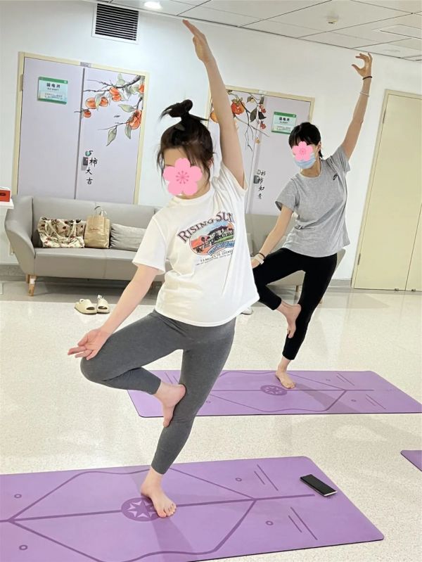 深圳市妇幼保健院福强产科开展孕妇瑜伽体验课堂