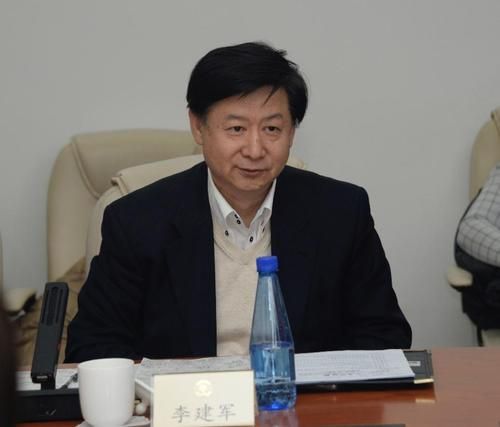 李建軍：