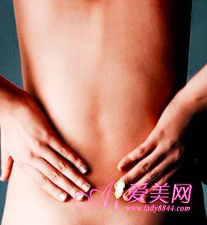 腹部按摩减肥法 净化臀部