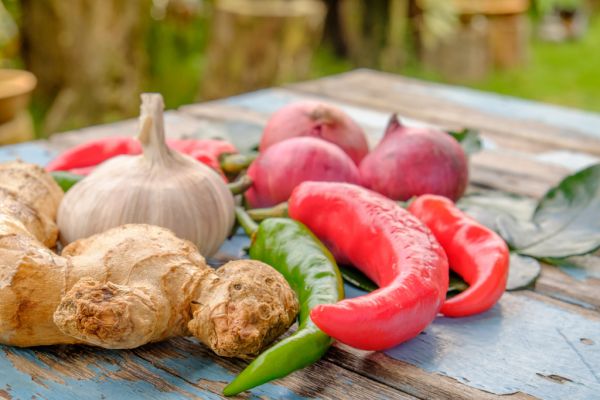 辣椒、大蒜、生姜也在营养师开出的感冒患者最佳饮食之列。（示意图：shutterstock／达志）