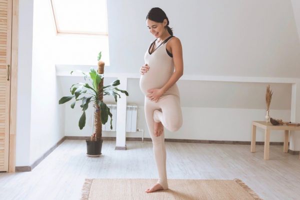 產(chǎn)前瑜伽 prenatal yoga