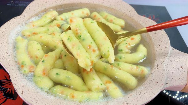 不愛(ài)吃蔬菜的寶寶試試這樣做，口感綿柔好消化，寶寶輔食首選
