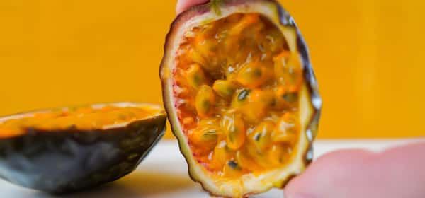 百香果:營(yíng)養(yǎng)、益處和食用方法