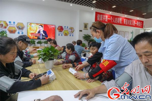 养老新模式 守护“夕阳红” 探访江北区首个“康复理疗”型社区养老服务站