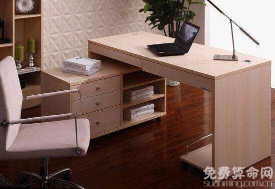 夢(mèng)見書桌壞了是不詳之兆，最近的生活開銷會(huì)變大