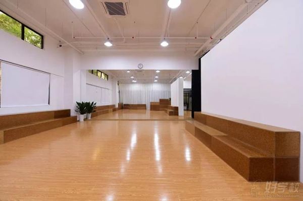 龙腾精英模特培训学校 教学环境展示
