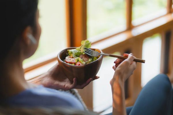 坚持素食的人，会比爱吃肉的人更健康吗？