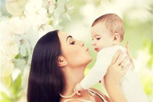 母乳與輔食應該如何喂養(yǎng)