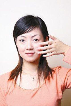 彈動臉頰