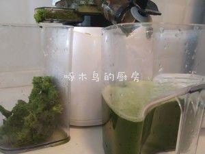 好喝又健康的有机羽衣甘蓝苹果汁,自己做超省钱!的做法步骤 第4步