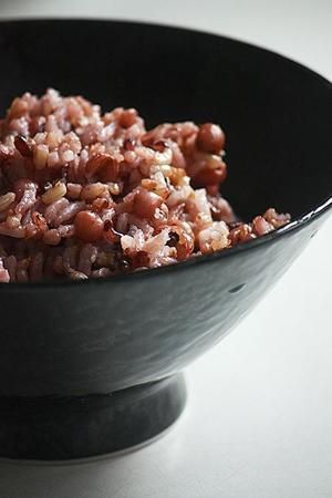 健康粗糧飯（薏米，玉米，小黃米，黑米，糙米，高粱米，大米 ）的做法步驟 第1步
