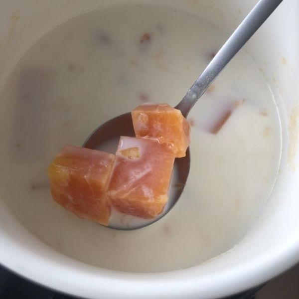 快速早餐-低卡健康的木瓜燉牛奶100大卡左右的做法