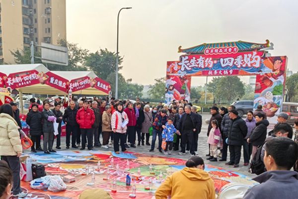 火鍋節現場。長生橋鎮供圖