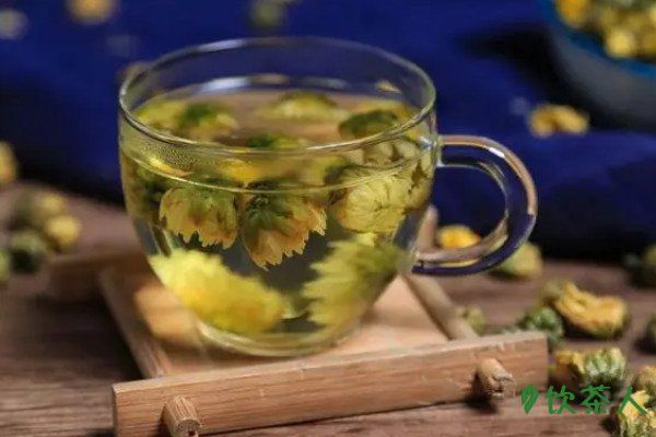 菊花茶上火還是下火，菊花藥性偏寒能清熱下火(要適量喝)