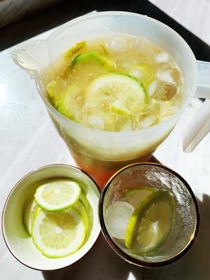 手打柠檬茶技术总结（含柠檬品种选择 国产茶与泰国茶 无糖与自制冰糖水制作经验）的做法 步骤1