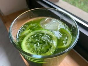 手打柠檬茶技术总结（含柠檬品种选择 国产茶与泰国茶 无糖与自制冰糖水制作经验）的做法 步骤5
