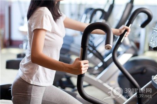 青年 女 運動 健身 健身室 健身器材_14649450_xxl