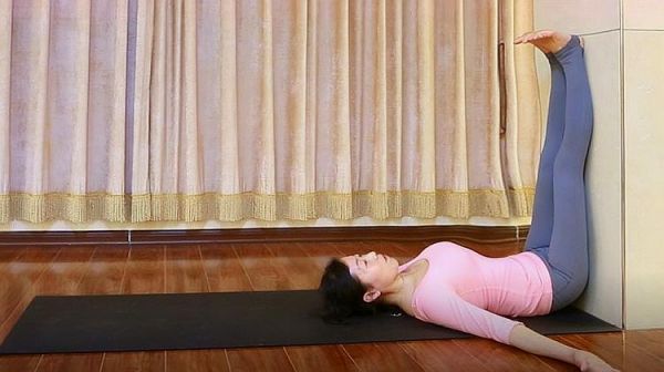 辛苦了一整天，是時候提升下睡眠質(zhì)量了，還能瘦腿瘦腰哦