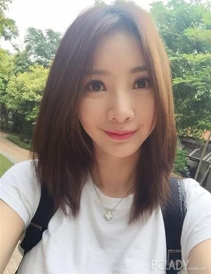 经常练倒立的妹子们，不仅体能更胜人一筹，肌肤也比普通人看上去更光泽水嫩