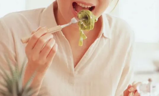 減肥人士如何健康的控制食量?(5個(gè)控制飲食要點(diǎn)要學(xué)習(xí))