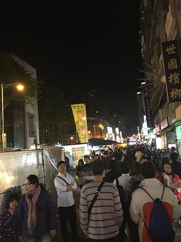 "事實(shí)證明不是大陸人素質(zhì)低，純粹就是環(huán)境氛圍問(wèn)題，可是就這環(huán)境氛圍我覺(jué)得比教育素質(zhì)還難塑造呢_寧夏夜市"的評(píng)論圖片