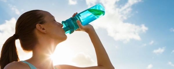 夏天运动要注意补水 夏天运动补水正确方法 夏天运动要怎么补水