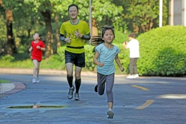 晨跑30分鐘和晚上散步60分鐘，哪個更健康？或許與你想的不一樣