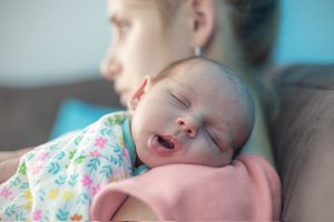 婴儿纯母乳喂养几个月比较好
