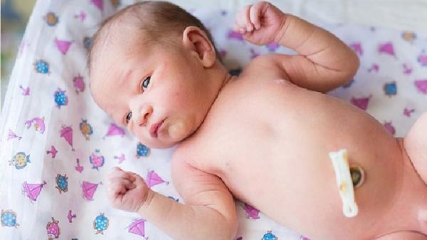 应该如何给婴儿选择母乳代用品