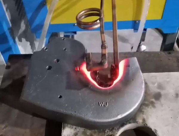 高頻加熱機確實是一種適用于內孔熱處理的理想設備(圖2)