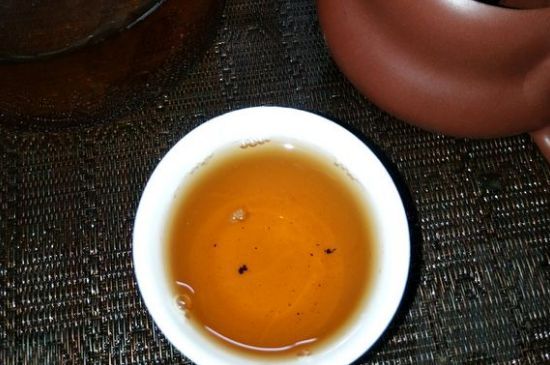 黑茶排濕毒的身體表現(xiàn)，喝黑茶排毒反應(yīng)癥狀