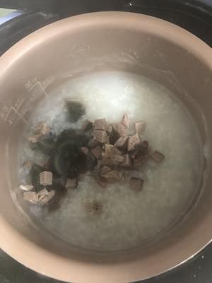 一粥兩喝無雞精健康版(皮蛋瘦肉粥2碗+素食蔬菜粥1碗)的做法 步驟4