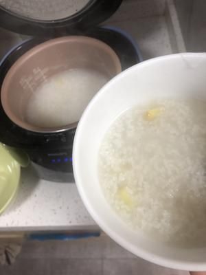 一粥兩喝無雞精健康版(皮蛋瘦肉粥2碗+素食蔬菜粥1碗)的做法 步驟3
