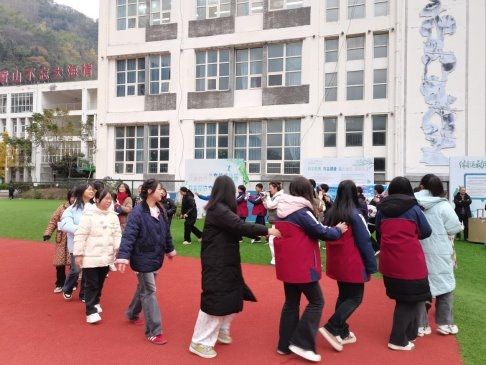 雅安正心工程|攜手并進(jìn)·青春同行寶興中學(xué)共繪心靈藍(lán)圖