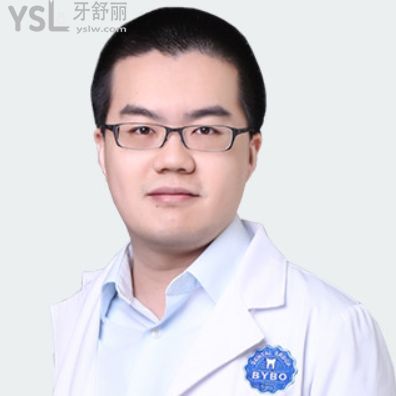 梁磊