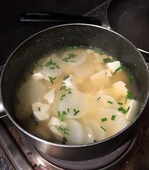 清清淡淡白萝卜豆腐汤（简易版）的做法 步骤4