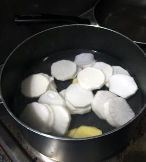 清清淡淡白萝卜豆腐汤（简易版）的做法 步骤2