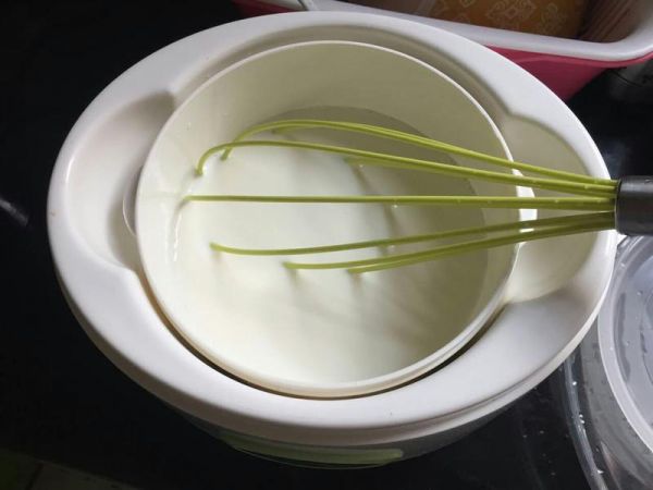 純奶手撕吐司的做法 步驟1